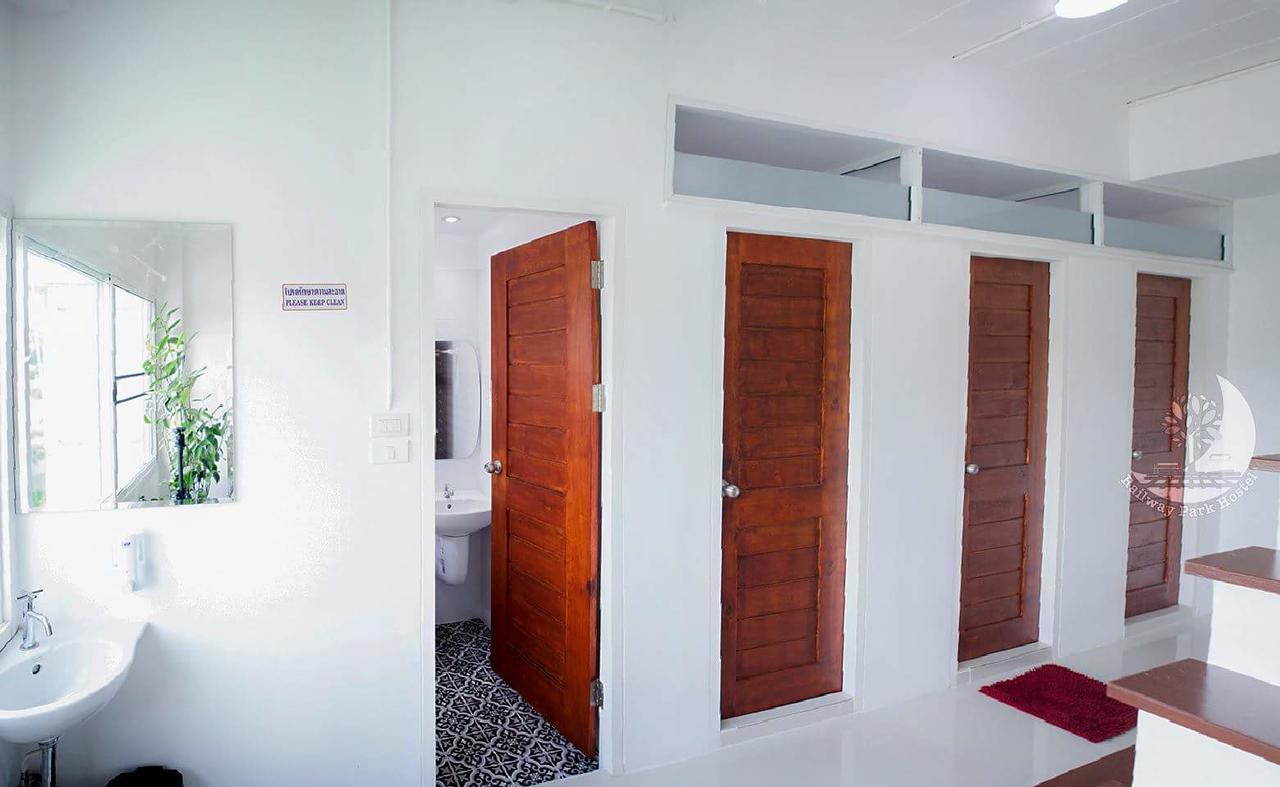Railway Park Hostel Chiang Mai Exterior photo