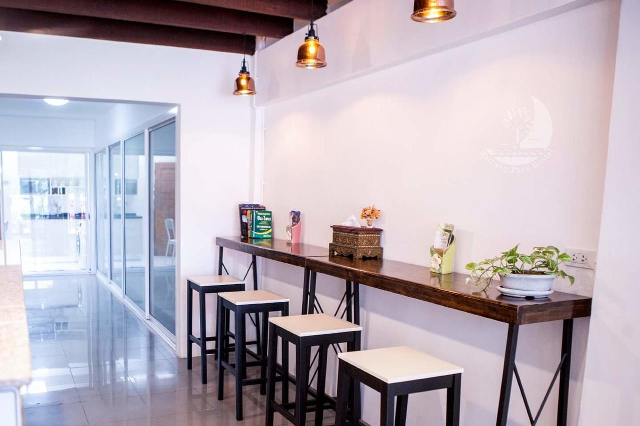 Railway Park Hostel Chiang Mai Exterior photo