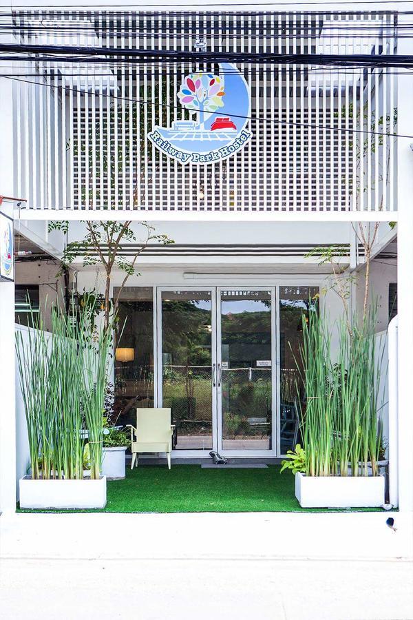 Railway Park Hostel Chiang Mai Exterior photo