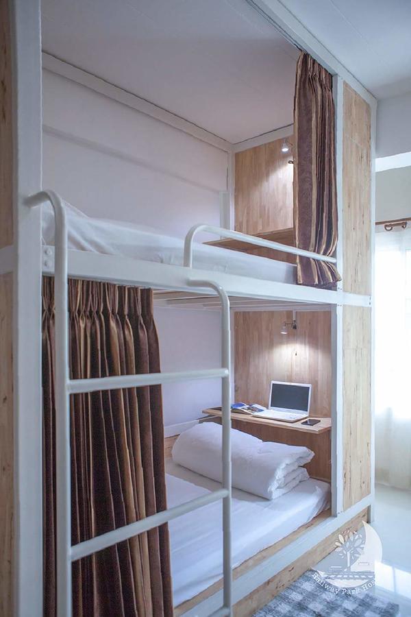 Railway Park Hostel Chiang Mai Exterior photo
